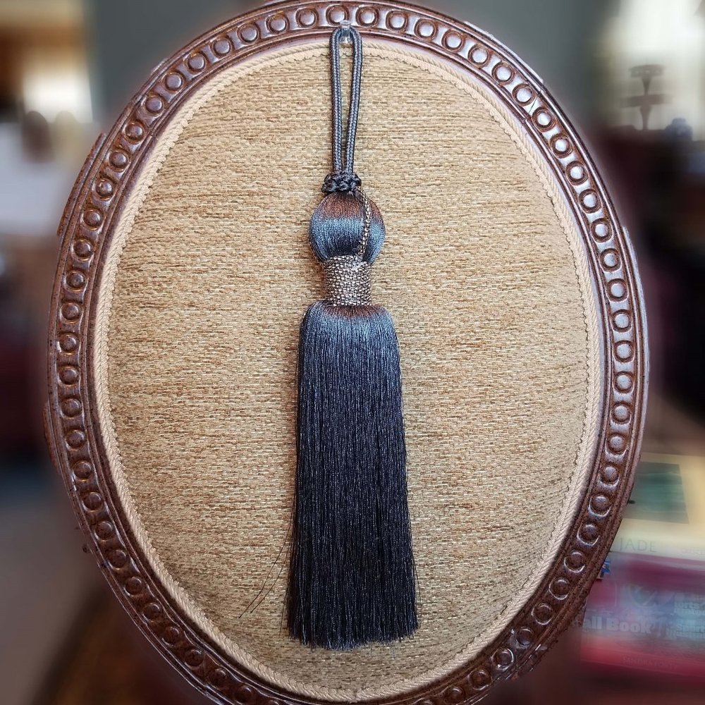 Hofburg Interiors Gray Tassel NWT
